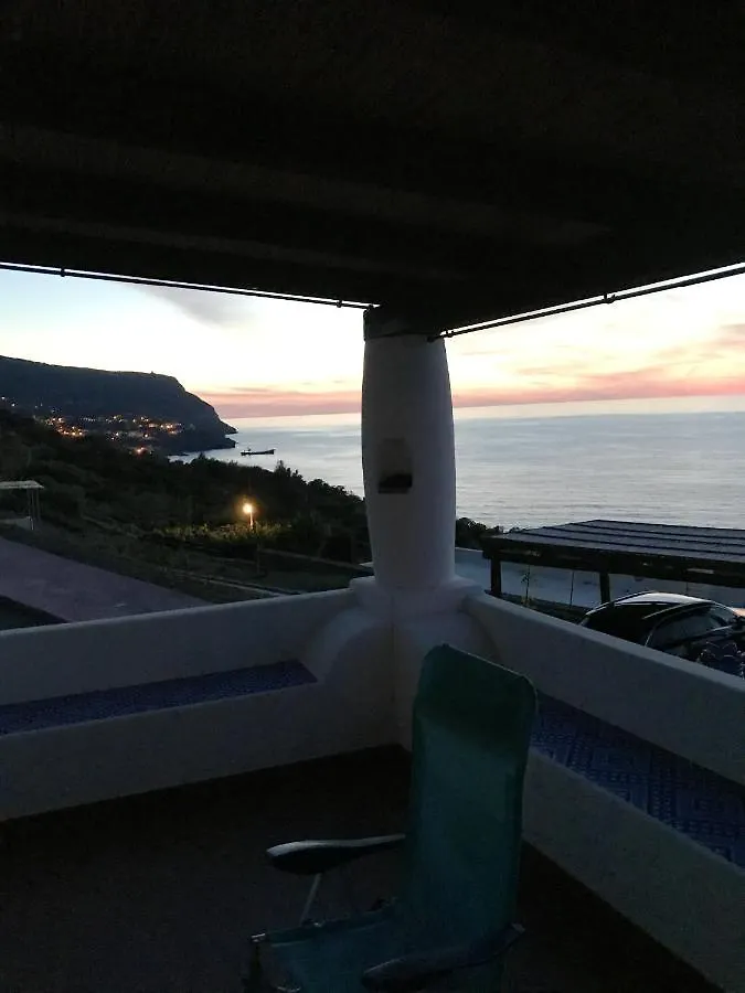2 Bedrooms House With Sea View Enclosed Garden And Wifi At Malfa İtalya
